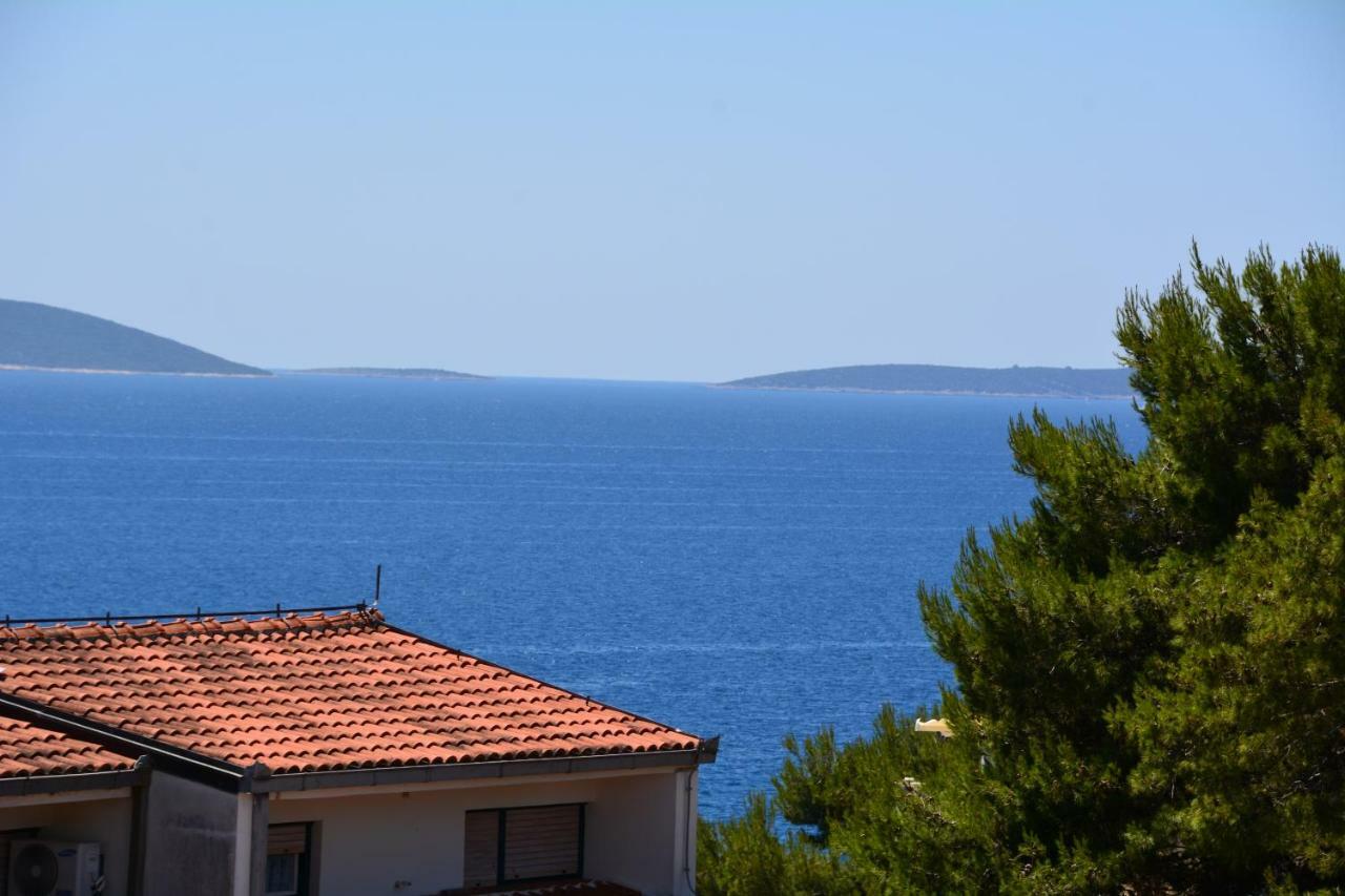 Apartments Otok 2 Trogir Buitenkant foto